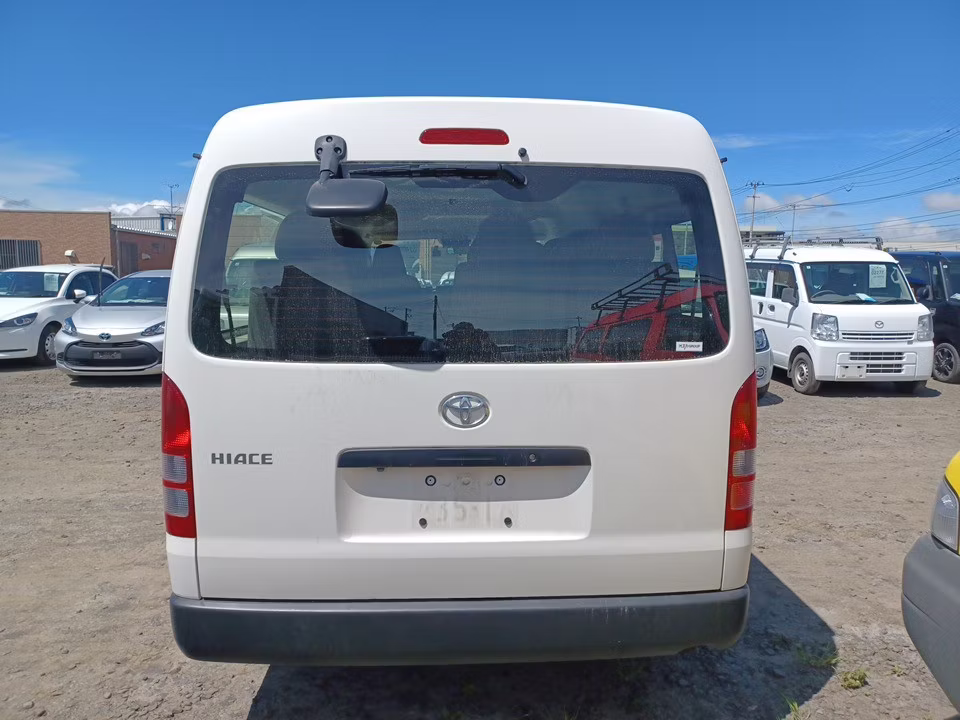 TOYOTA HIACE