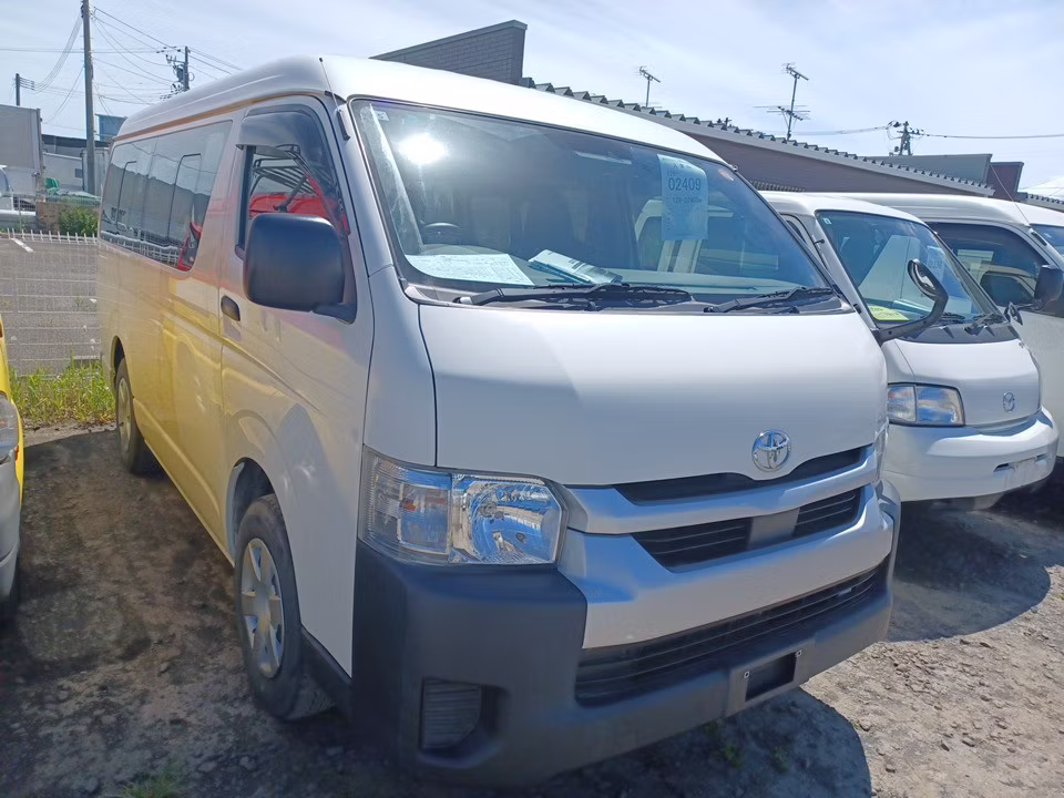 TOYOTA HIACE