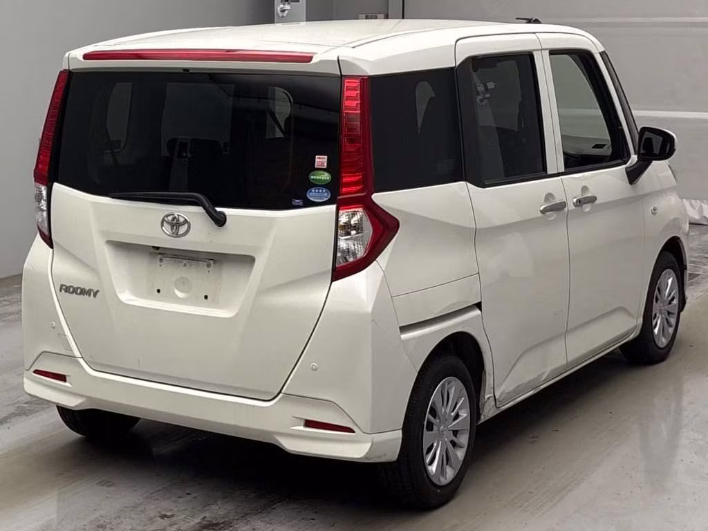 TOYOTA ROOMY