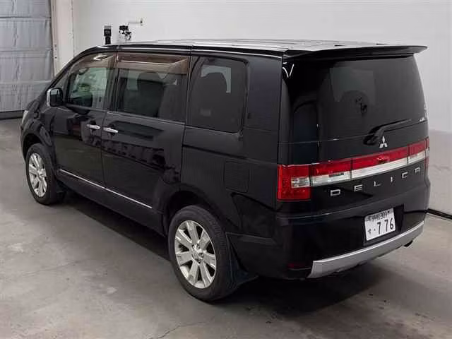 MITSUBISHI DELICA D:5