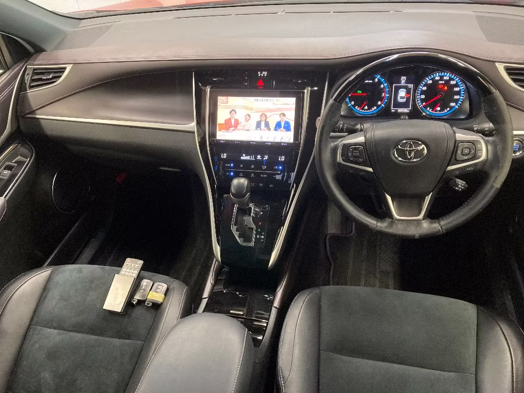 TOYOTA HARRIER