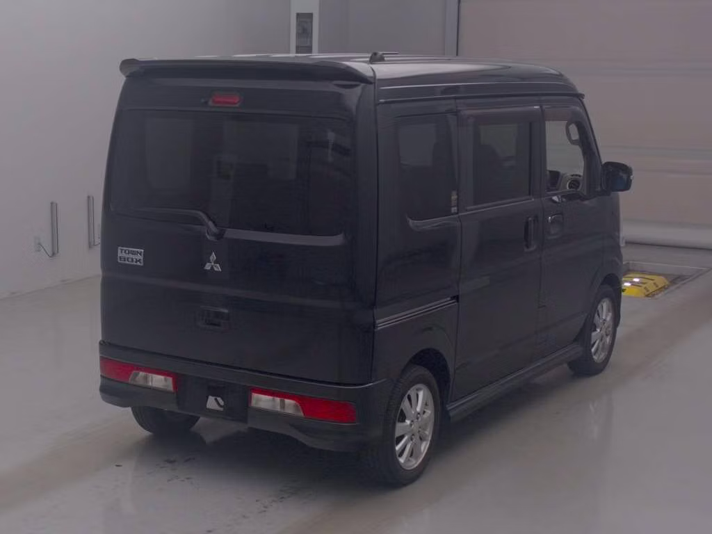 MITSUBISHI TOWN BOX