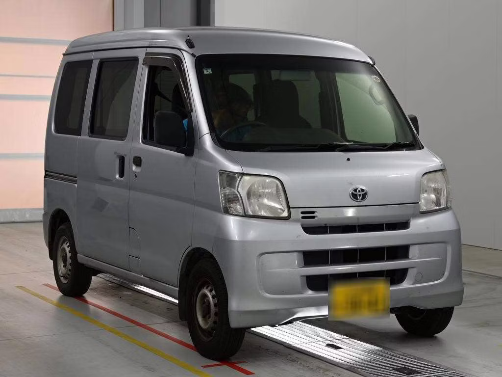 TOYOTA PIXIS VAN