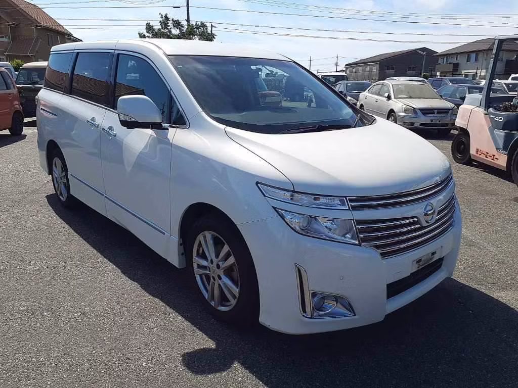 NISSAN ELGRAND