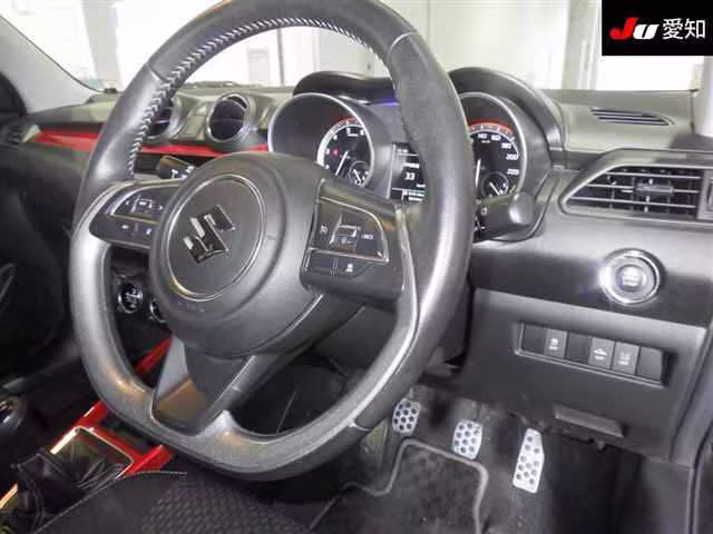 SUZUKI SWIFT