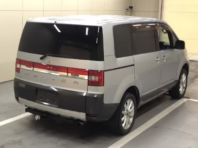 MITSUBISHI DELICA D:5