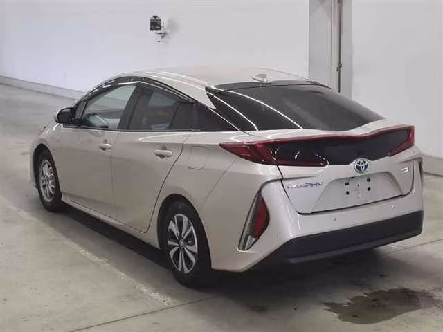 TOYOTA PRIUS PHV