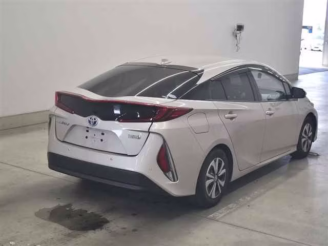 TOYOTA PRIUS PHV