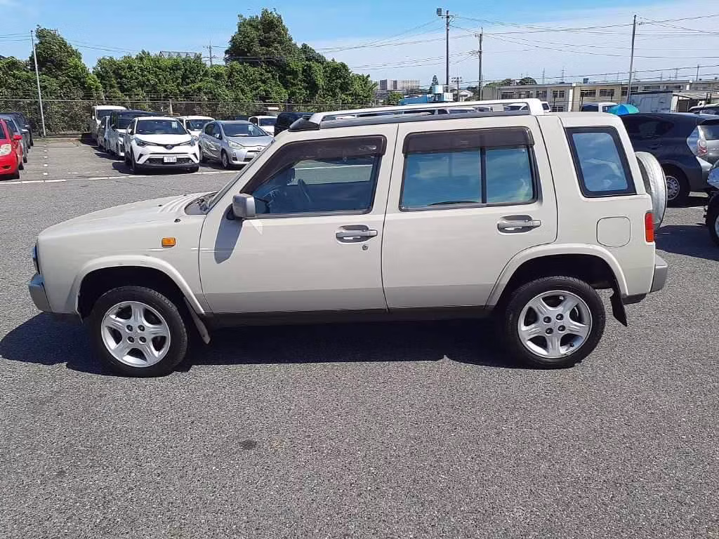 NISSAN RASHEEN