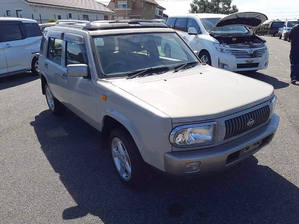 NISSAN RASHEEN