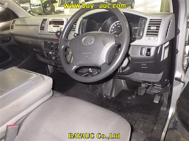 TOYOTA REGIUS ACE