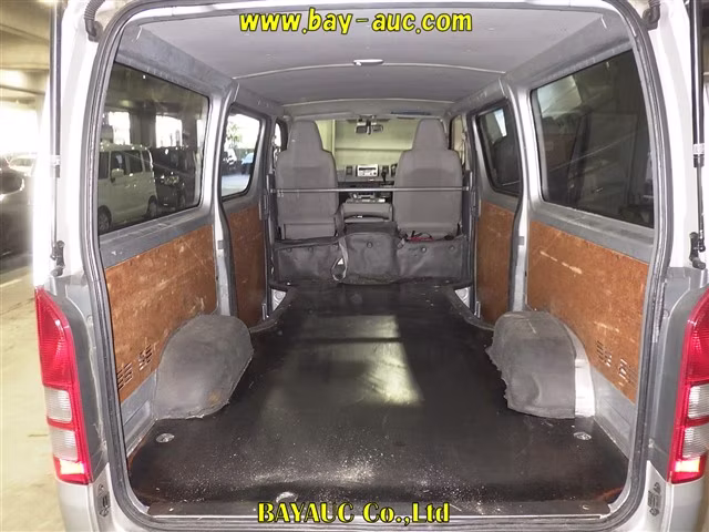 TOYOTA REGIUS ACE