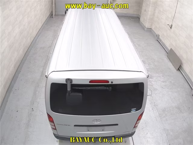 TOYOTA REGIUS ACE