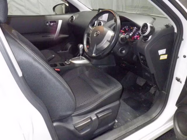 NISSAN DUALIS
