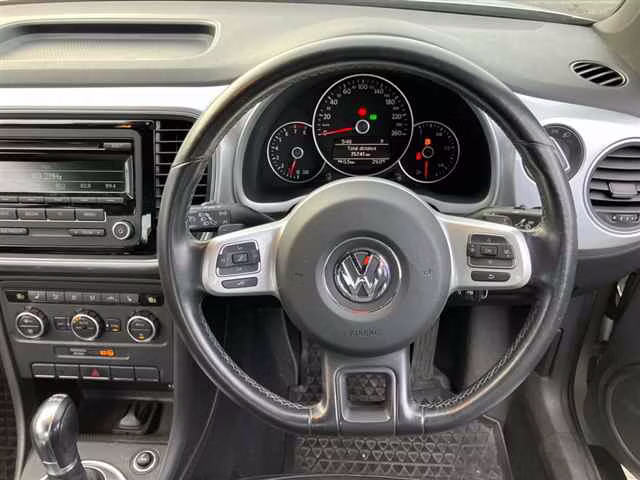 VOLKSWAGEN BEETLE