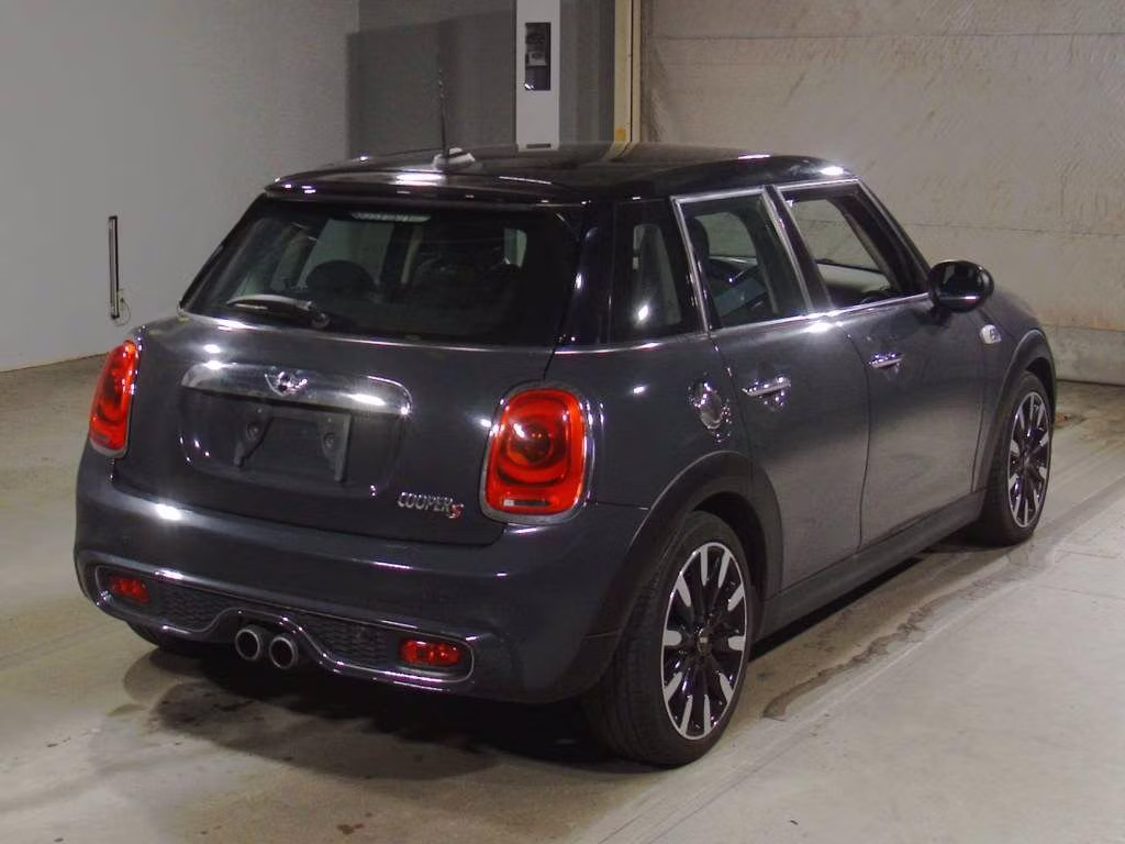 MINI HATCH