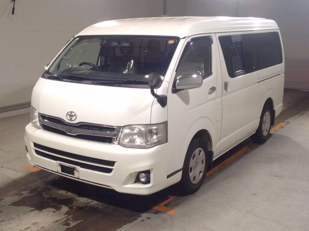 TOYOTA HIACE