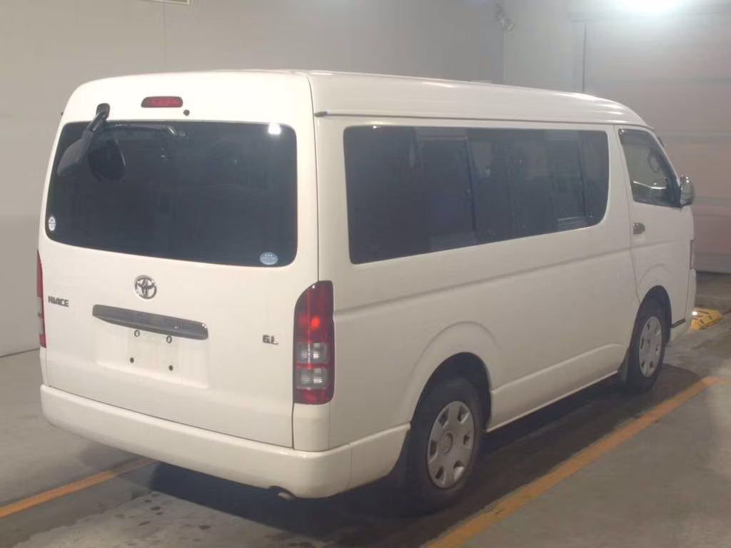 TOYOTA HIACE