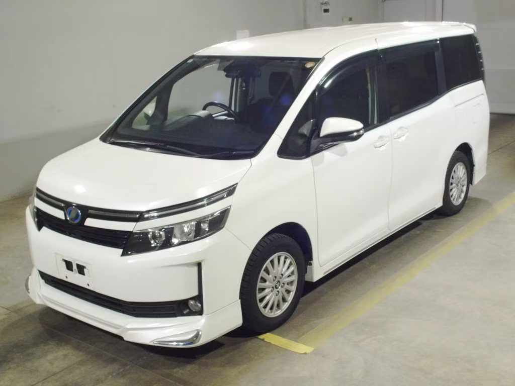 TOYOTA VOXY