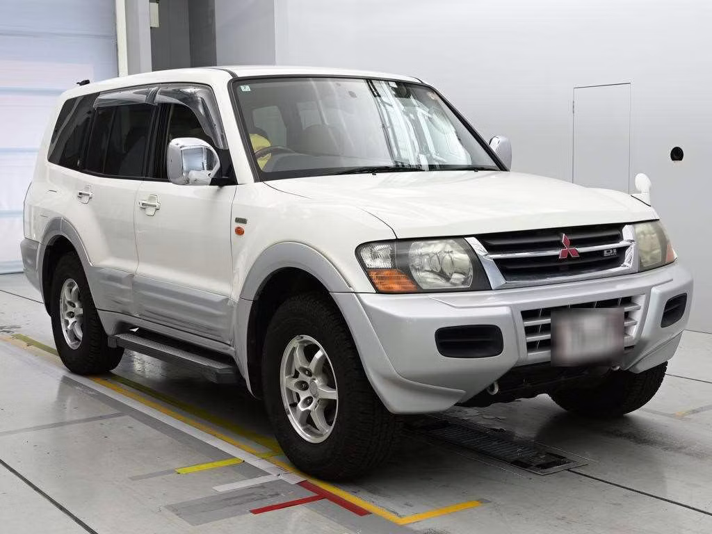 MITSUBISHI PAJERO