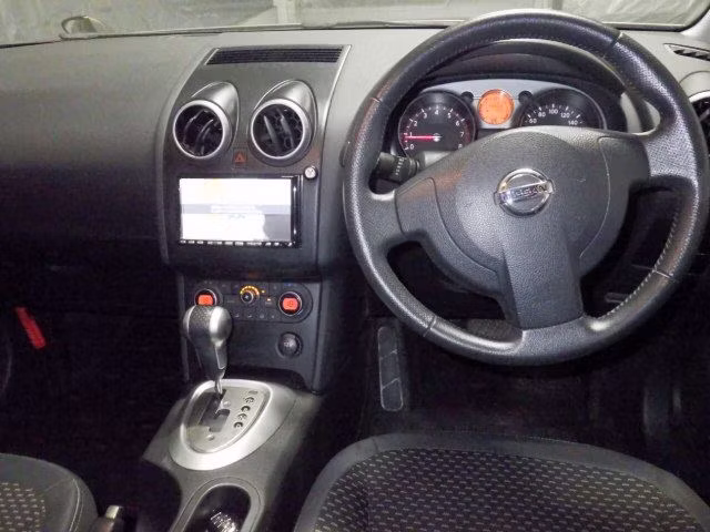 NISSAN DUALIS