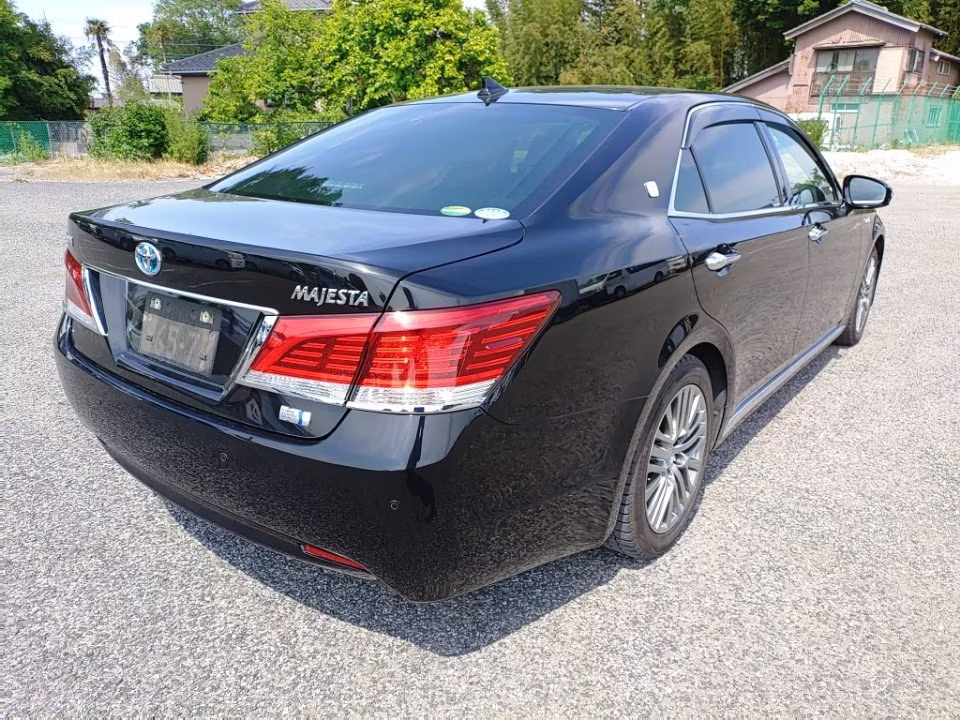 TOYOTA CROWN MAJESTA