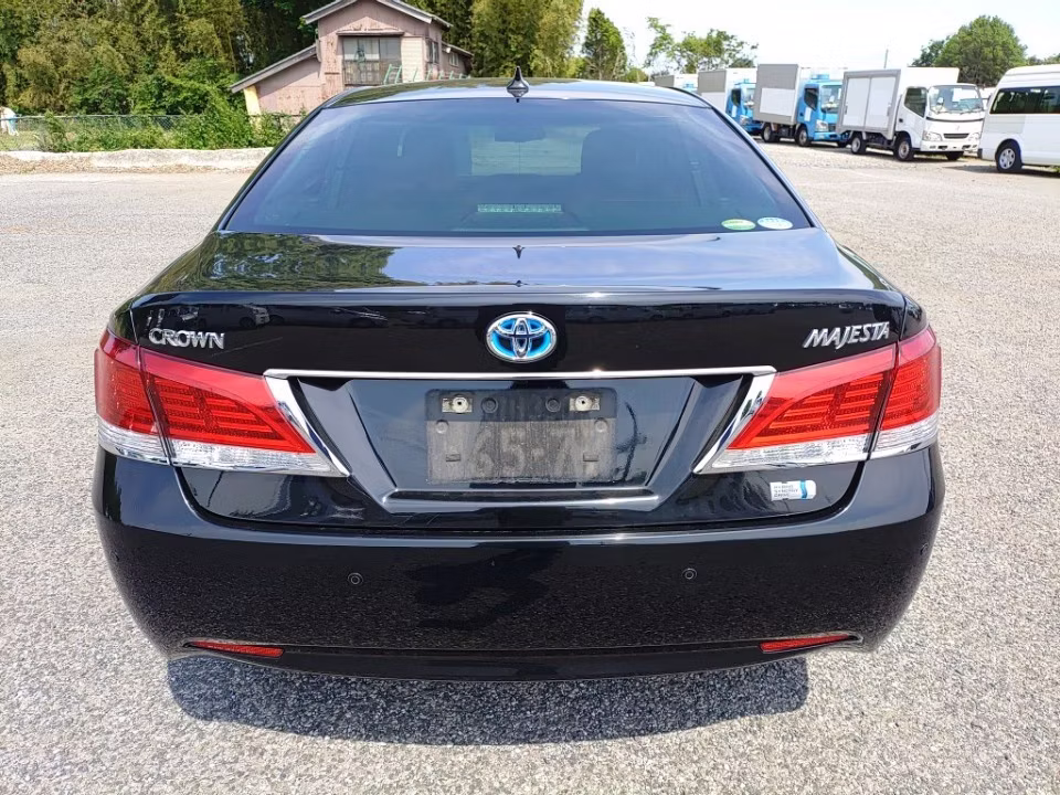 TOYOTA CROWN MAJESTA
