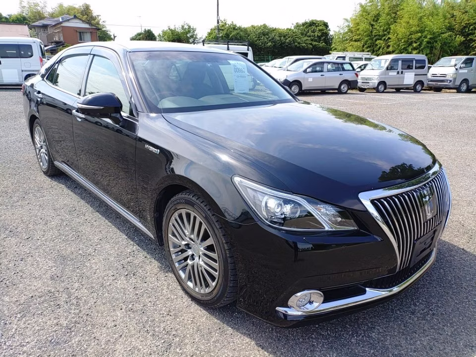 TOYOTA CROWN MAJESTA