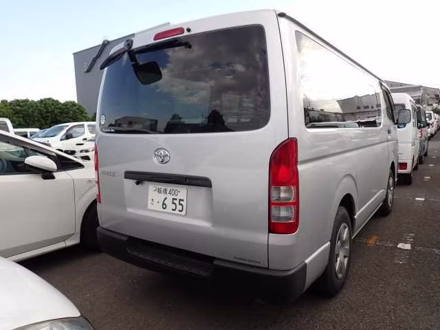 TOYOTA REGIUS ACE