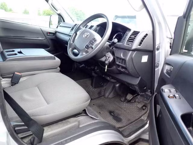 TOYOTA REGIUS ACE