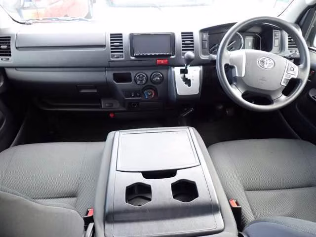 TOYOTA REGIUS ACE