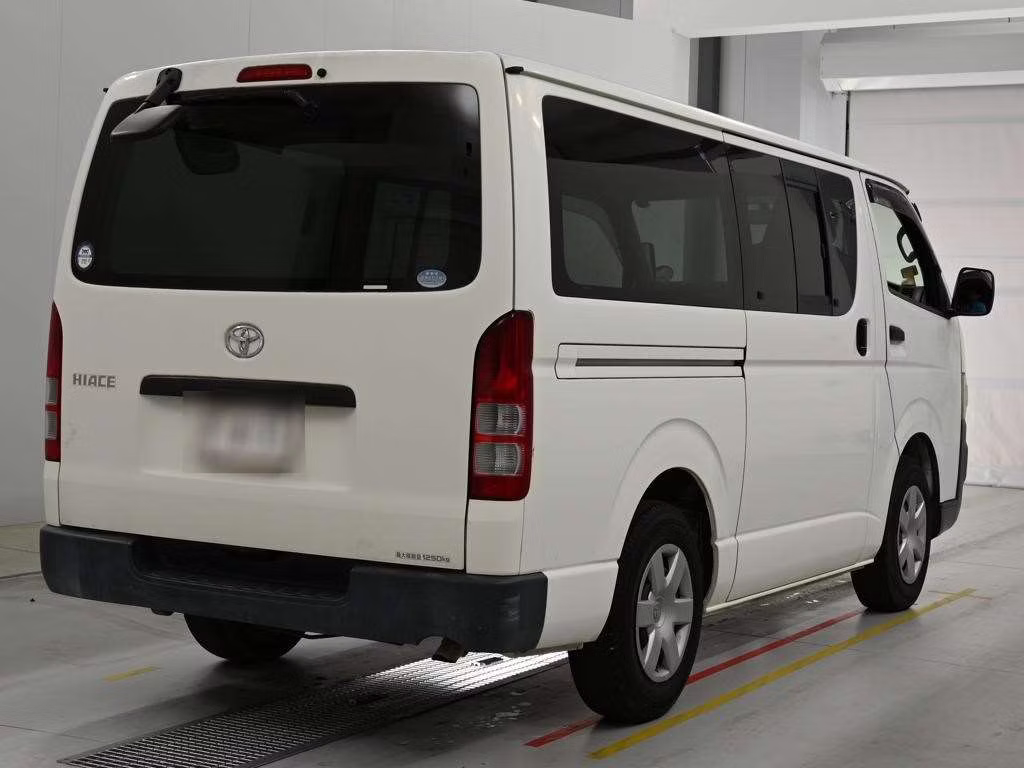 TOYOTA REGIUS ACE