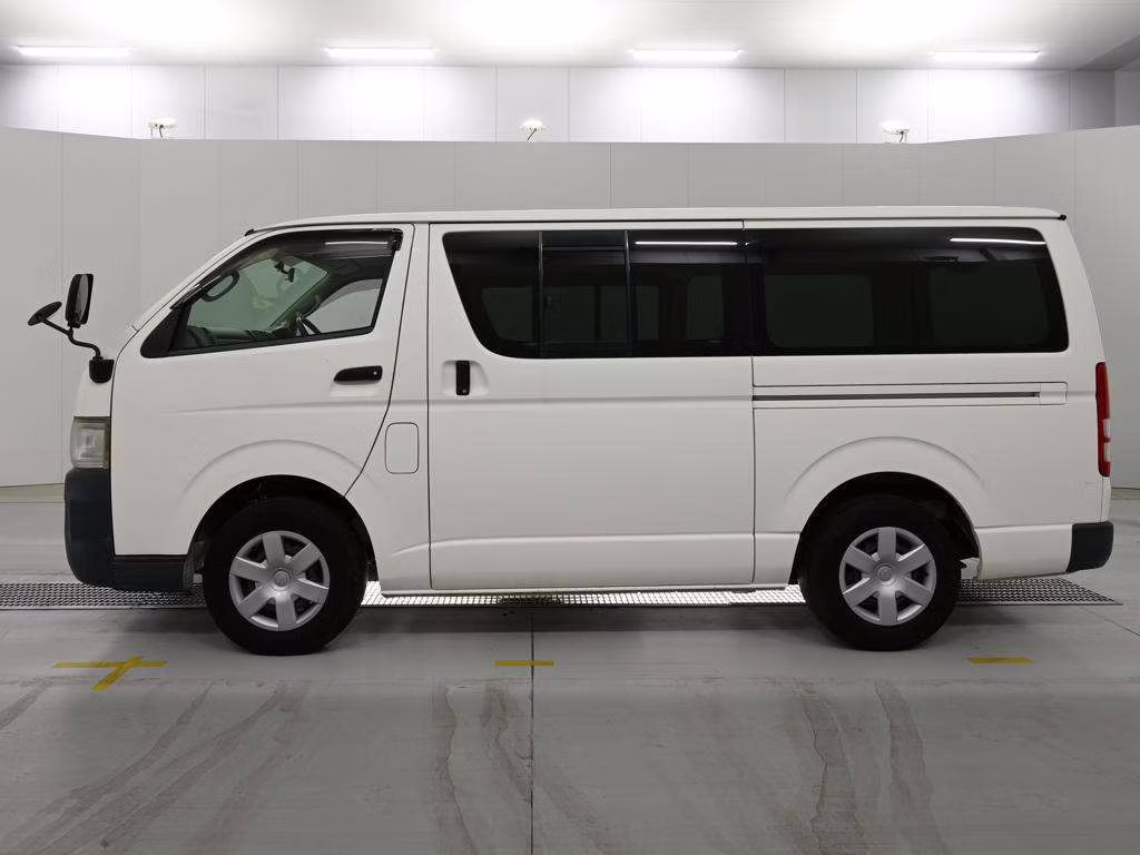 TOYOTA REGIUS ACE