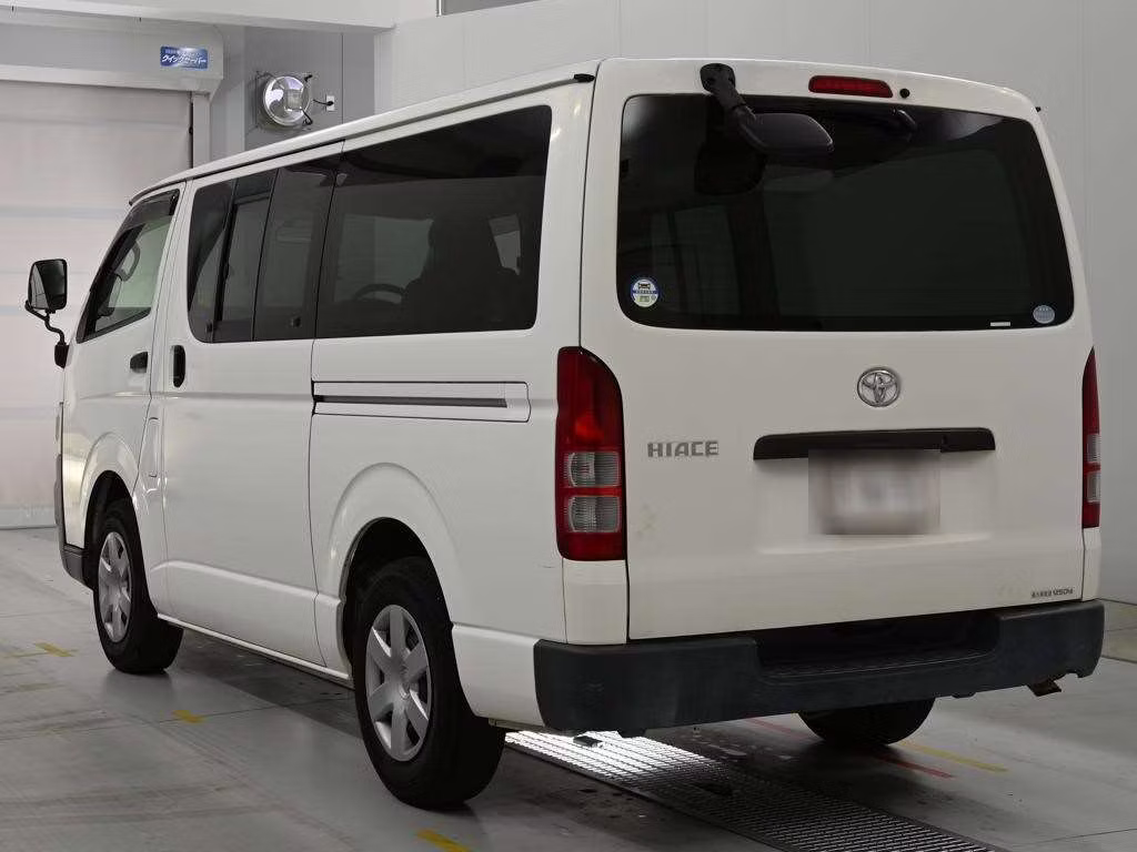 TOYOTA REGIUS ACE