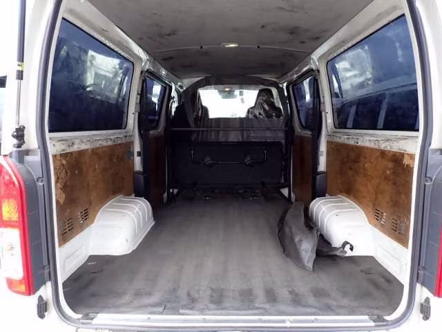 TOYOTA REGIUS ACE