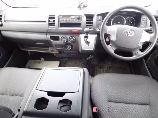 TOYOTA REGIUS ACE