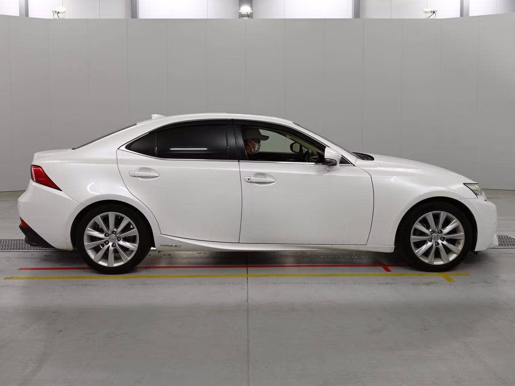 LEXUS IS300H