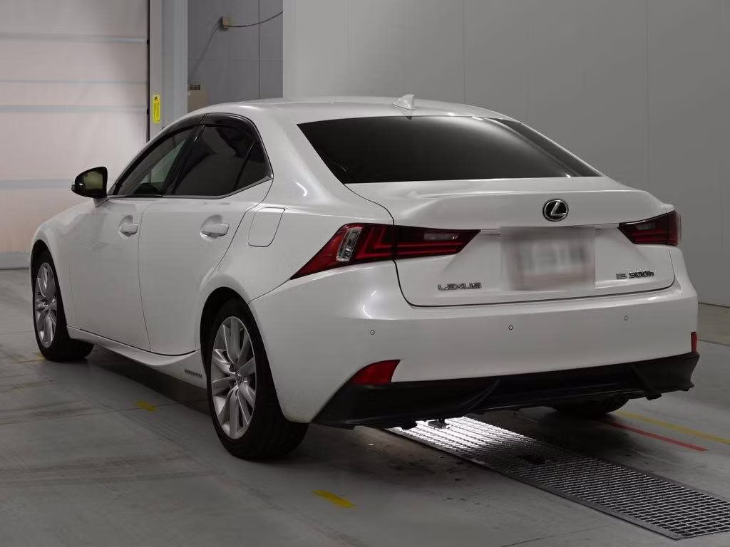LEXUS IS300H