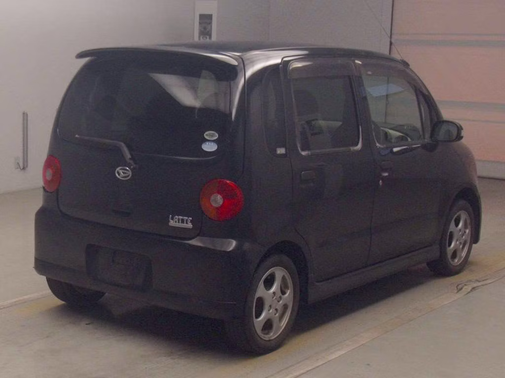 DAIHATSU MOVE LATTE