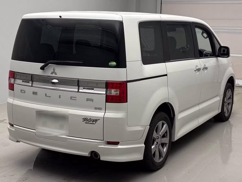 MITSUBISHI DELICA D:5