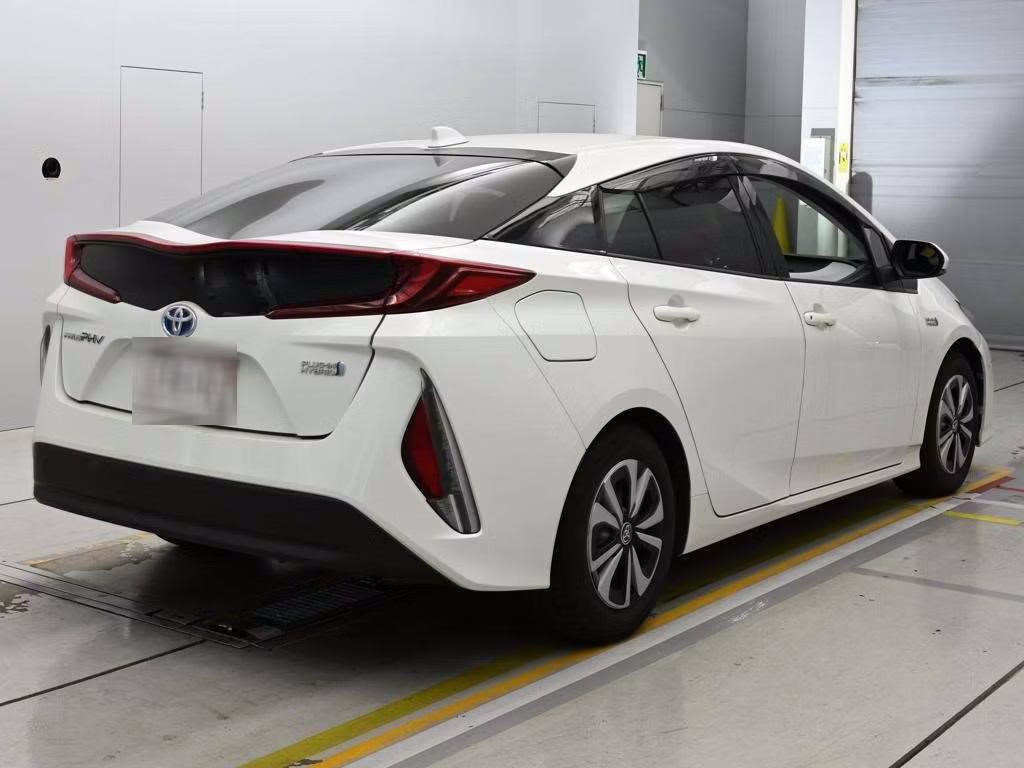 TOYOTA PRIUS PHV
