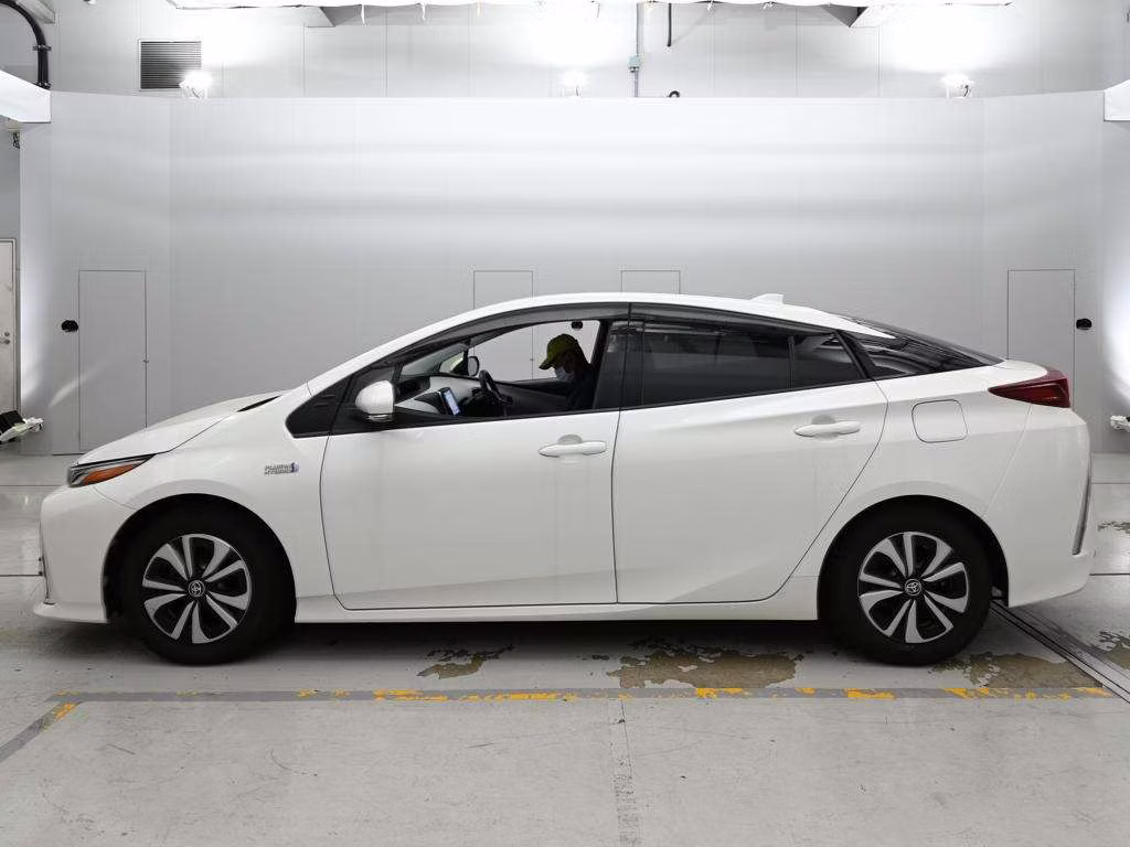 TOYOTA PRIUS PHV