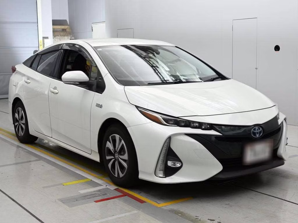 TOYOTA PRIUS PHV