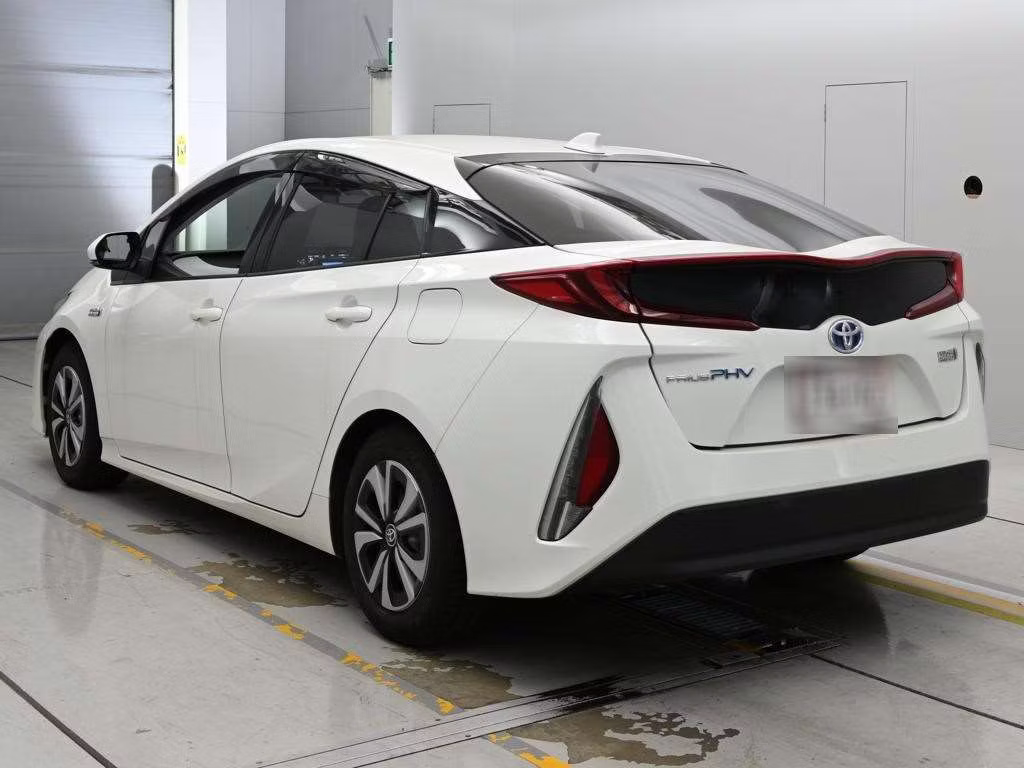 TOYOTA PRIUS PHV