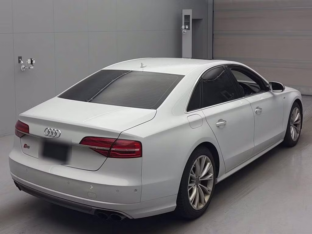 AUDI S8