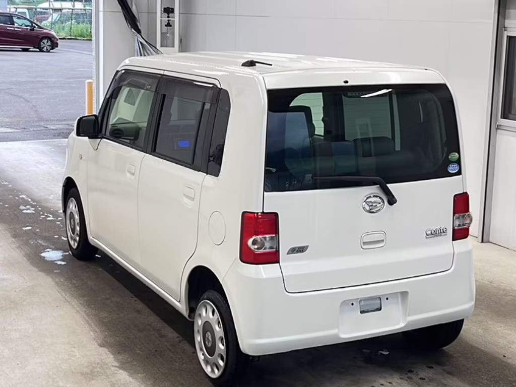 DAIHATSU MOVE CONTE