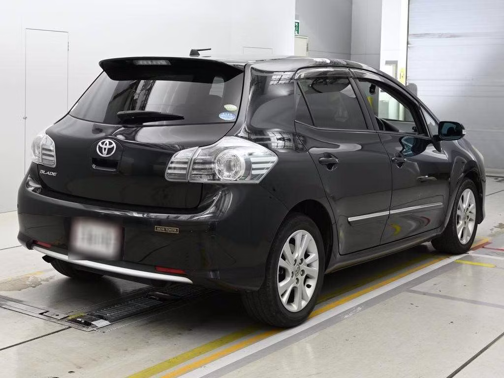 TOYOTA BLADE