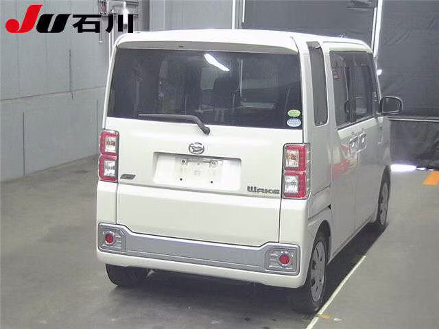 DAIHATSU WAKE