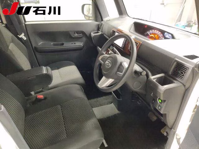 DAIHATSU WAKE