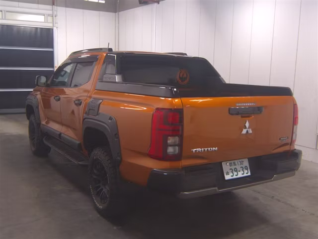 MITSUBISHI TRITON